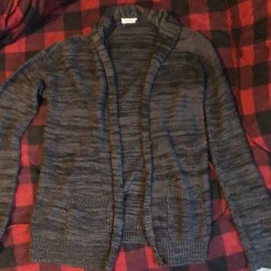 Grey cardigan w/ pockets
